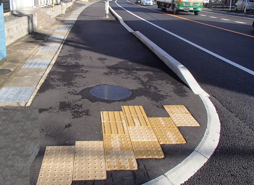 福知山綾部線道路緊急安全確保小規模改良（交安）工事